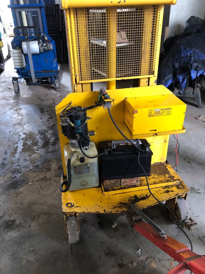 Imagem do produto Empilhadeira Elétrica 1 Tonelada Paletrans Empilha