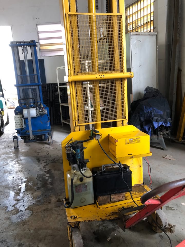 Imagem do produto Empilhadeira Elétrica 1 Tonelada Paletrans Empilha