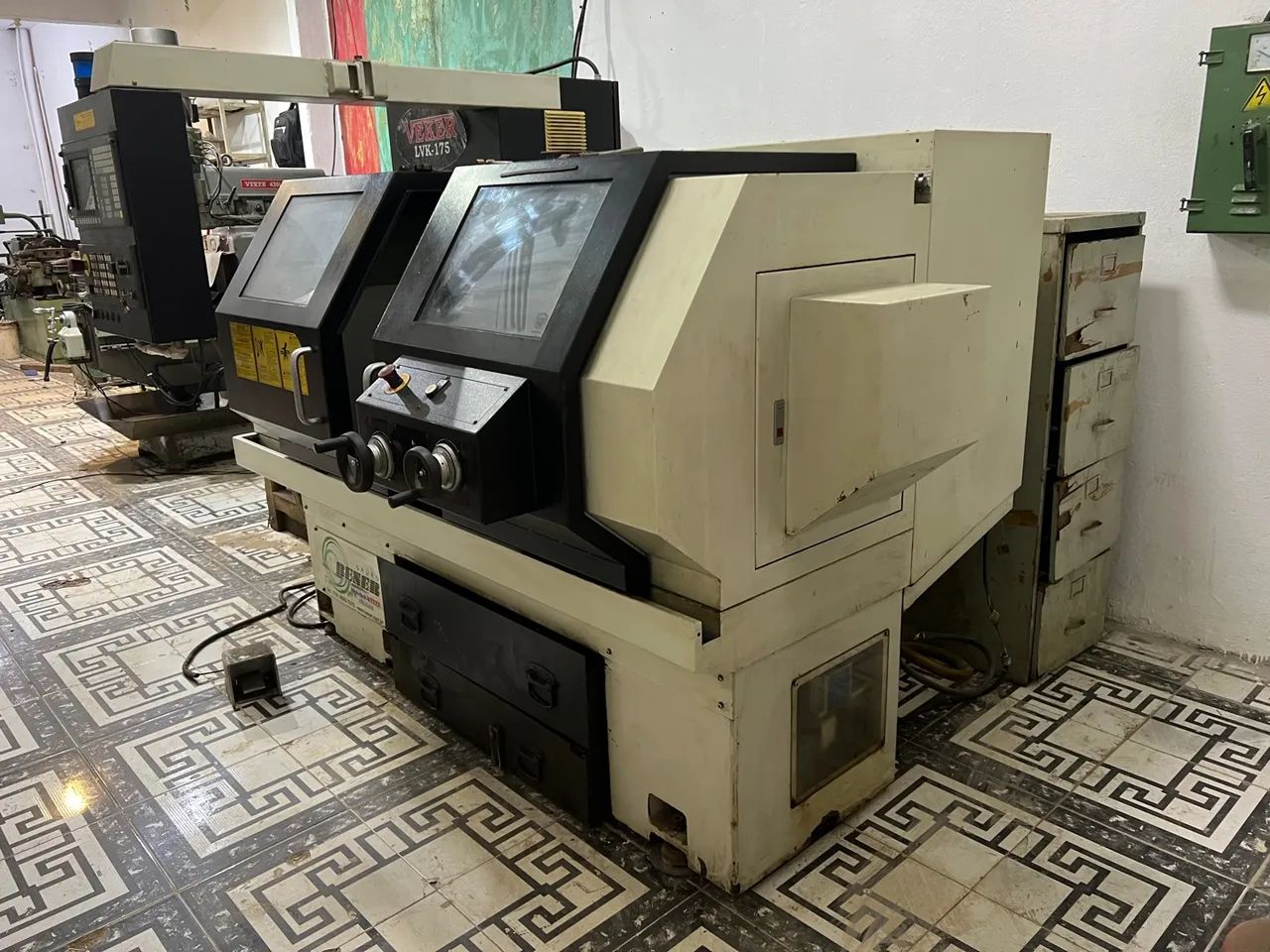 Imagem do produto Torno CNC Veker 175 - Alta Precisão e Segurança NR12!